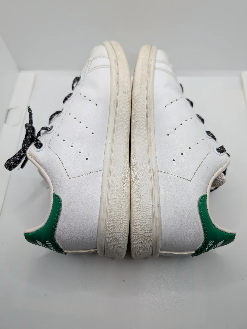 Kids Adidas Stan Smith Sneakers. Size 11 youth/toddler